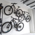 Fahrrad-Wandhalterung mit Pedalaufhängung – stabile Metallhalterung für platzsparende Fahrradaufbewahrung in Garage, Keller oder Wohnung, schützt die Wand vor Reifenabdrücken, einfache Montage.